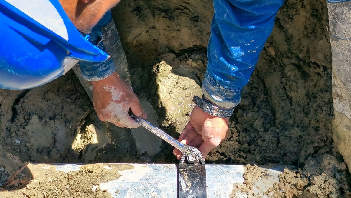 Reparación de cañería de agua potable.