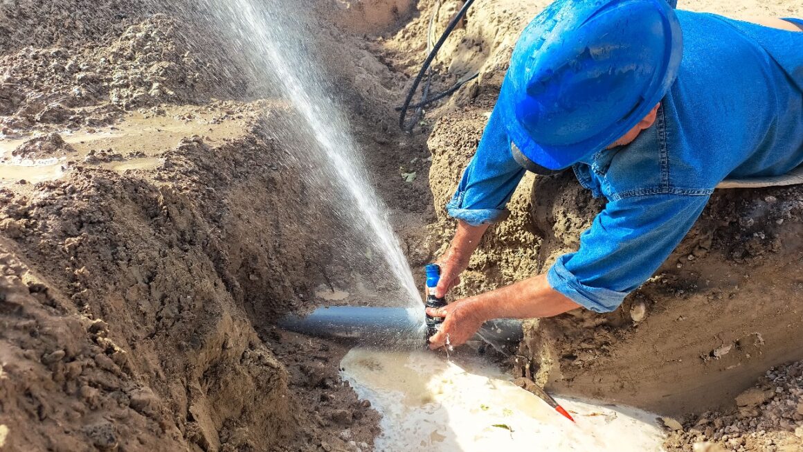 Constantes chequeos sobre conexiones domiciliarias de agua potable.