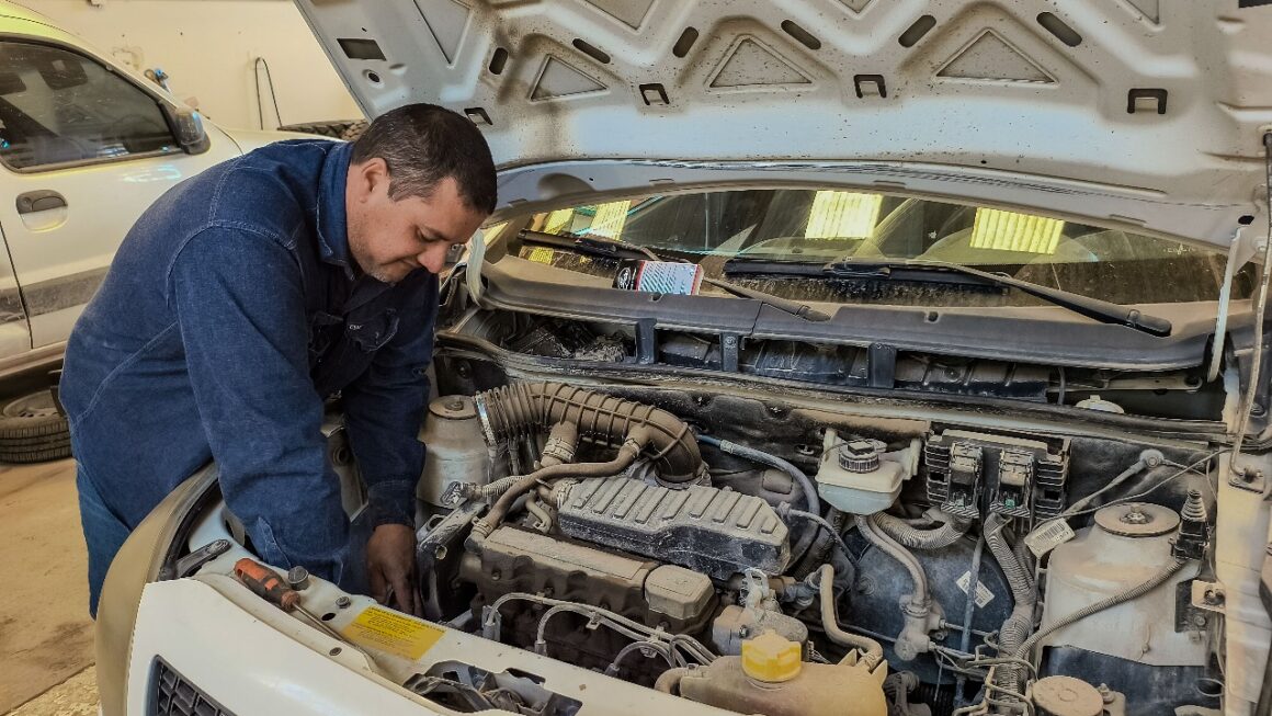 Diversas tareas de mantenimiento sobre flota automotriz