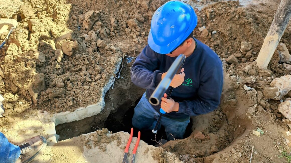 Renovación de conexión domiciliaria en zona oeste