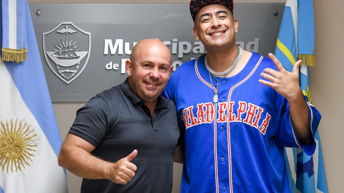 El Intendente Recibió Al Cantante De “Los Dragones” Y Lo Felicitó Por Su Gran Presente
