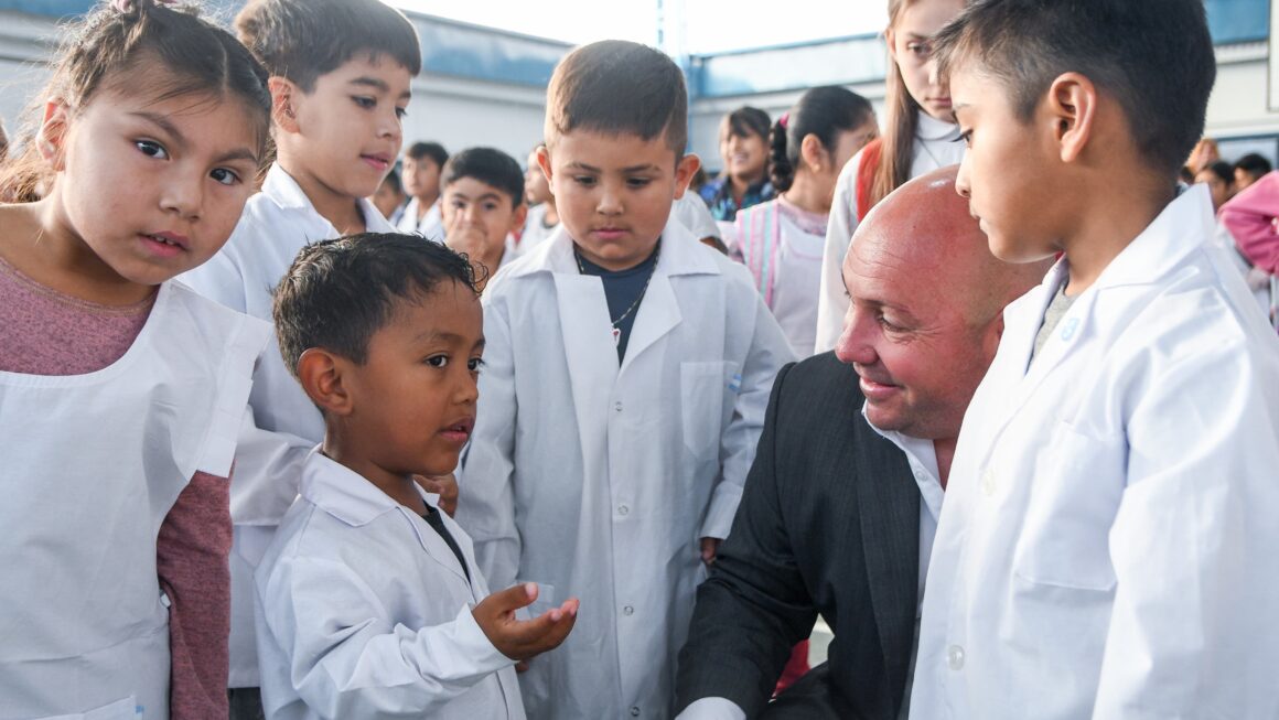 Sastre Inauguró El Ciclo Lectivo 2025 En Las Escuelas Municipales De Puerto Madryn