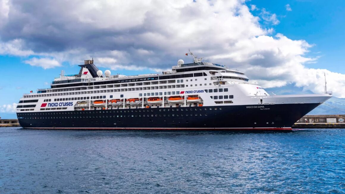 Dos cruceros prolongarán su estadía en Puerto Madryn este fin de semana