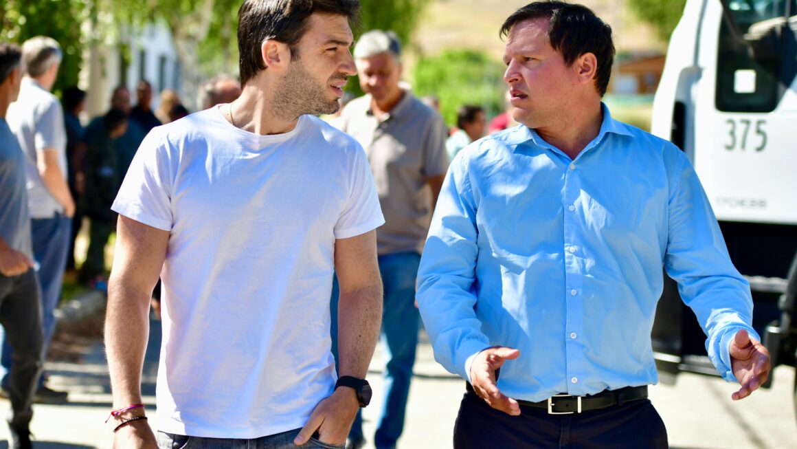 Torres: «Seguimos reforzando el parque automotor de Vialidad Provincial para mejorar las tareas en terreno y el control de incendios»