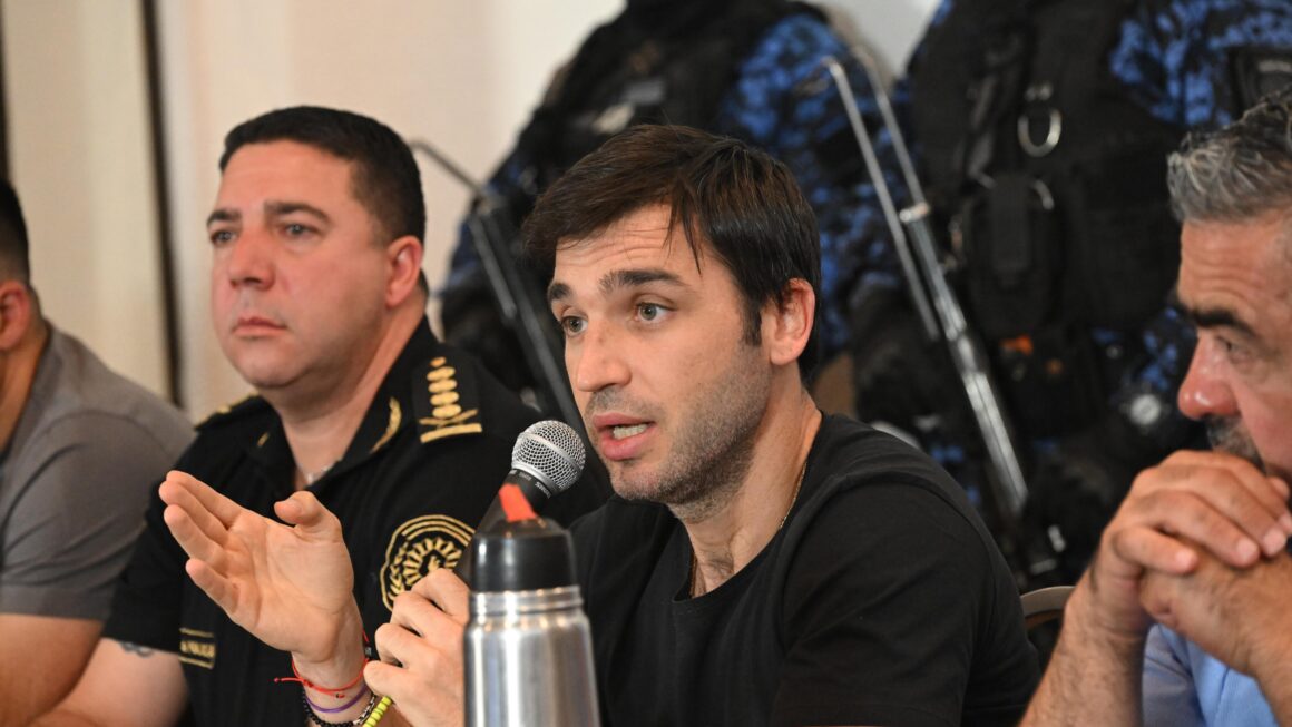 Torres confirmó que los detenidos por los incendios tienen vinculaciones con la RAM: «En Chubut la ley se cumple y estos delincuentes van a tener una condena ejemplificadora»