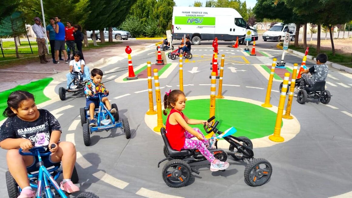 Provincia desplegó el Parque Temático Vial en el 65° aniversario de Los Altares