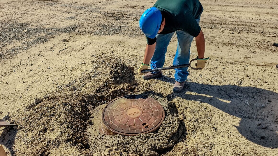 Mantenimiento de bocas de inspección del sistema cloacal
