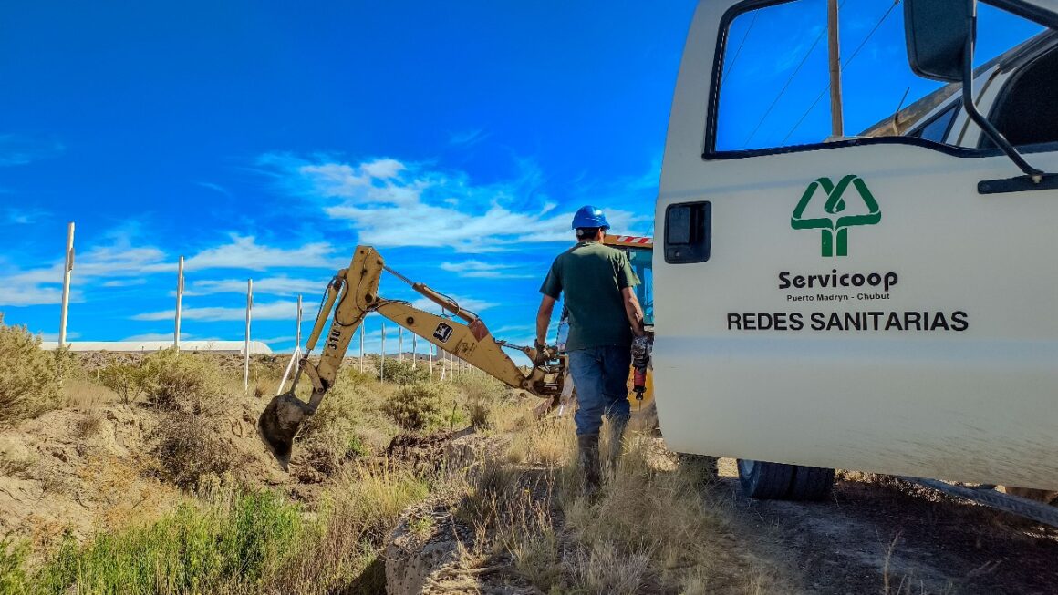 Reparación de cañería de impulsión de agua potable.