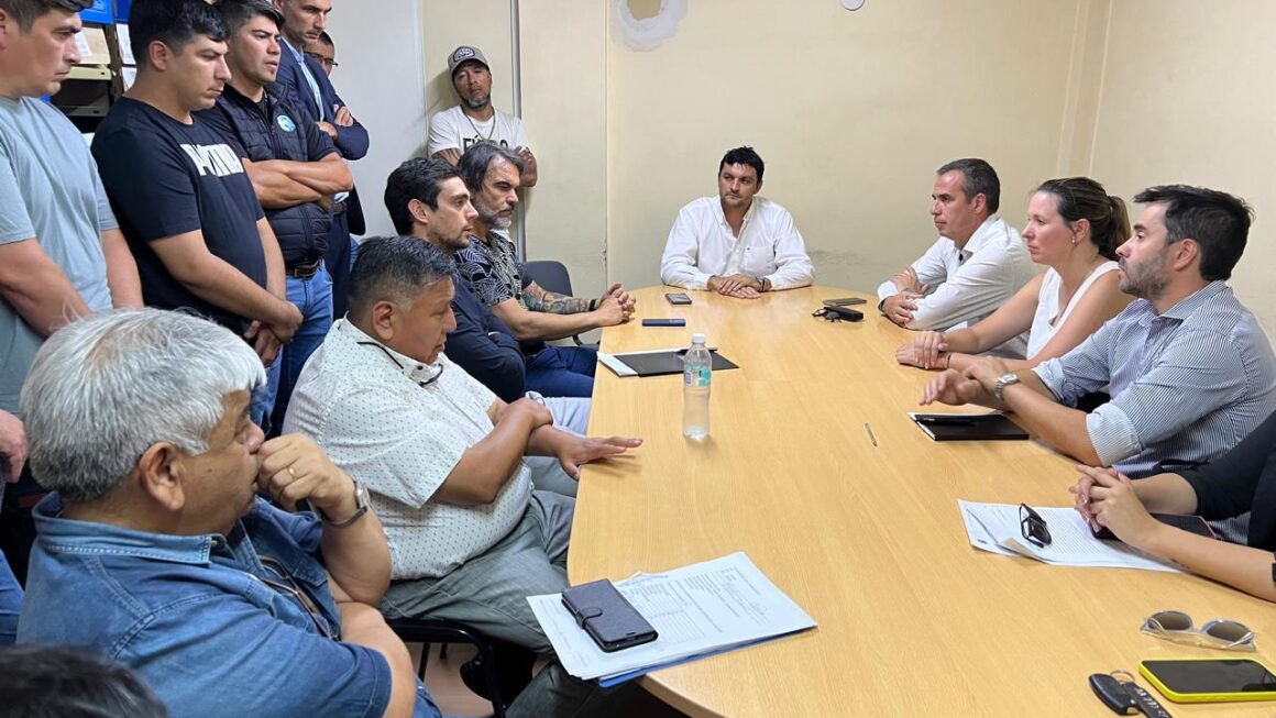 El gobierno dictó la conciliación obligatoria y frenó los despidos de Halliburton
