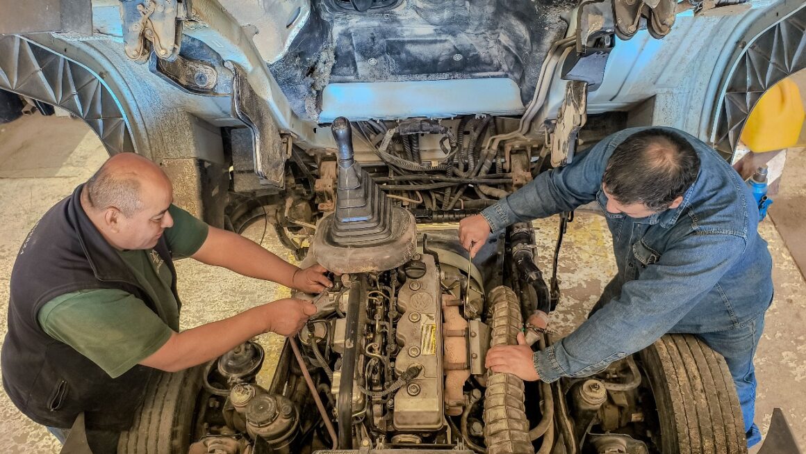 Diversas tareas de mantenimiento sobre la flota automotriz