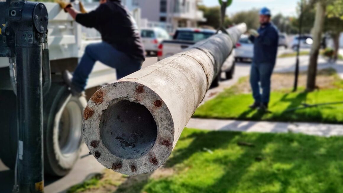 Instalación de columna de hormigón en la zona sur
