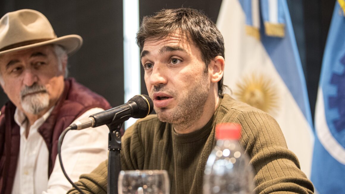 Torres encabezó una reunión de gabinete conjunta en Comodoro Rivadavia