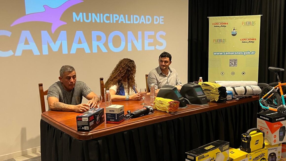 El Gobierno fortalece el empleo y la producción en Camarones