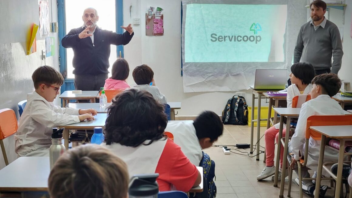 Con el inicio del ciclo lectivo, comenzaron las charlas sobre “El camino del agua”.