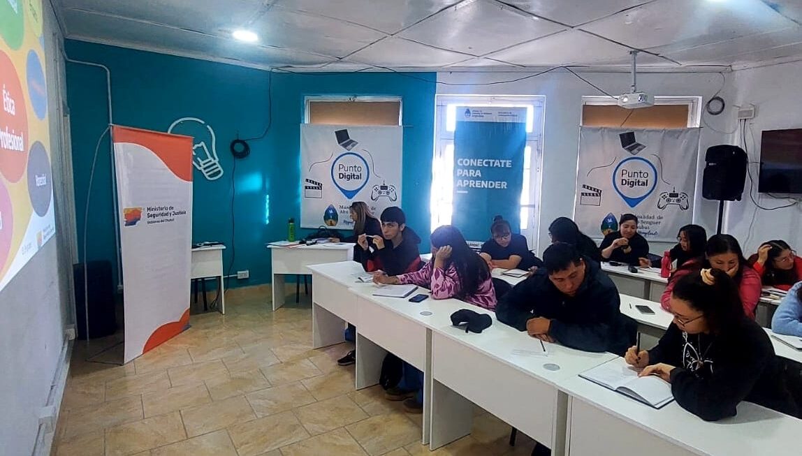 Provincia realizó capacitación para videovigiladores en Alto Río Senguer