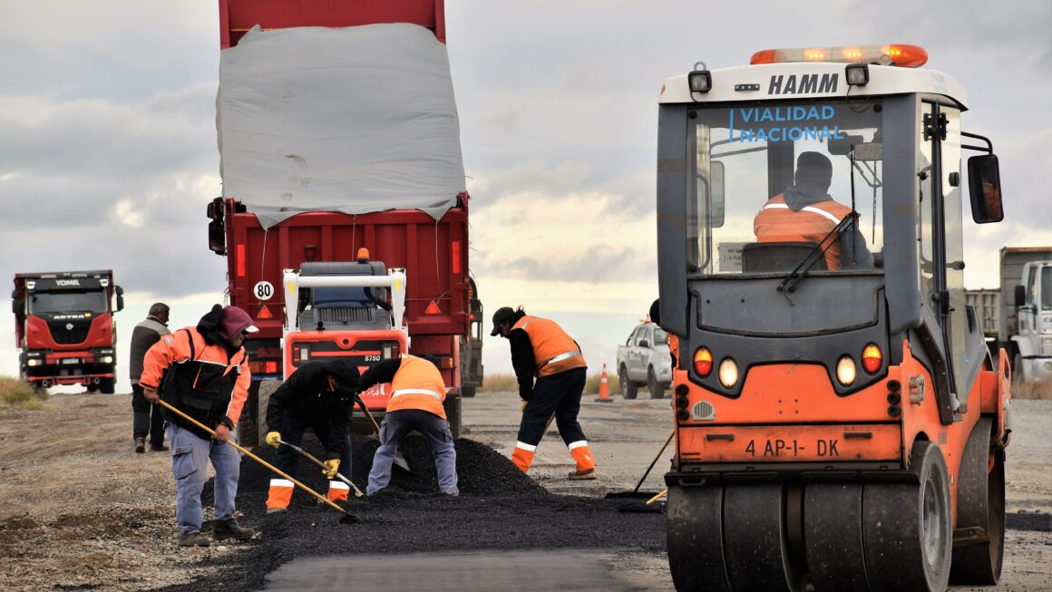 Vialidad Nacional Reforzó La Presencia De Maquinaria Para Continuar Con Los Trabajos De Reparación De La Rn 40, Tramo Facundo – Los Tamariscos
