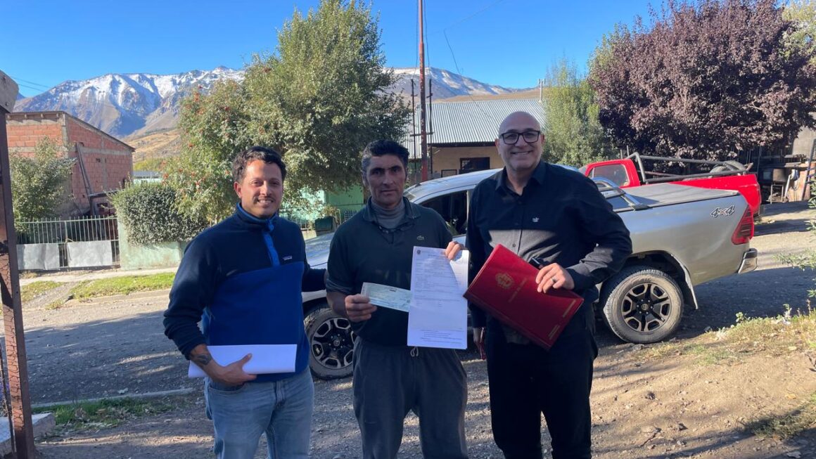 El Gobierno entregó aportes para proyectos productivos en localidades cordilleranas
