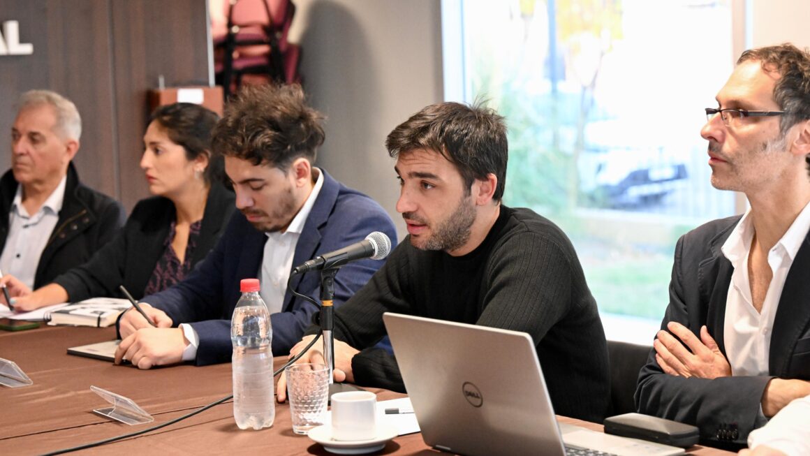 Torres anunció que recorrerá junto a sus ministros las distintas localidades de la provincia