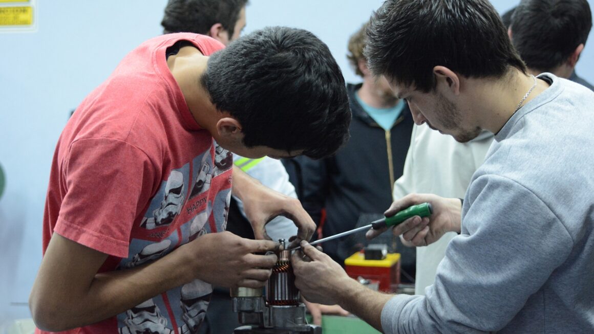 El Ministerio de Educación presenta el programa «+ Oportunidades» para fortalecer la Educación Secundaria