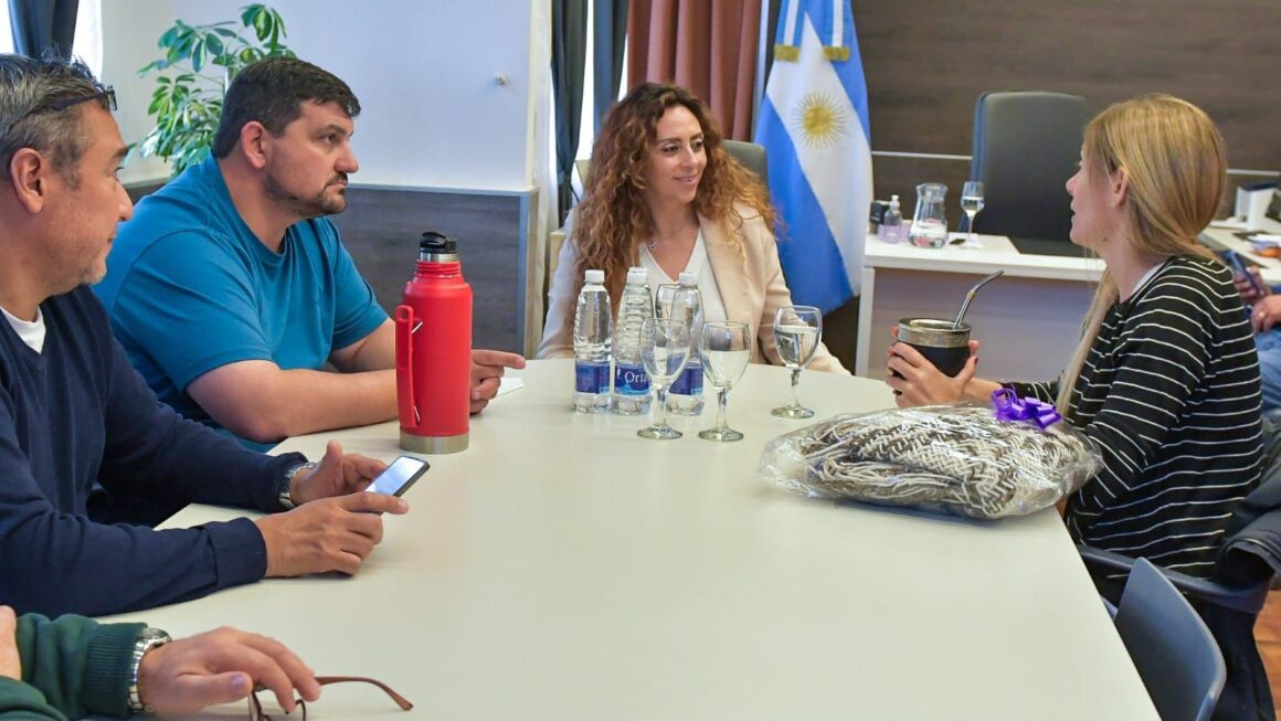 Provincia trabaja junto a Camarones en el fortalecimiento de políticas para la niñez y adolescencia