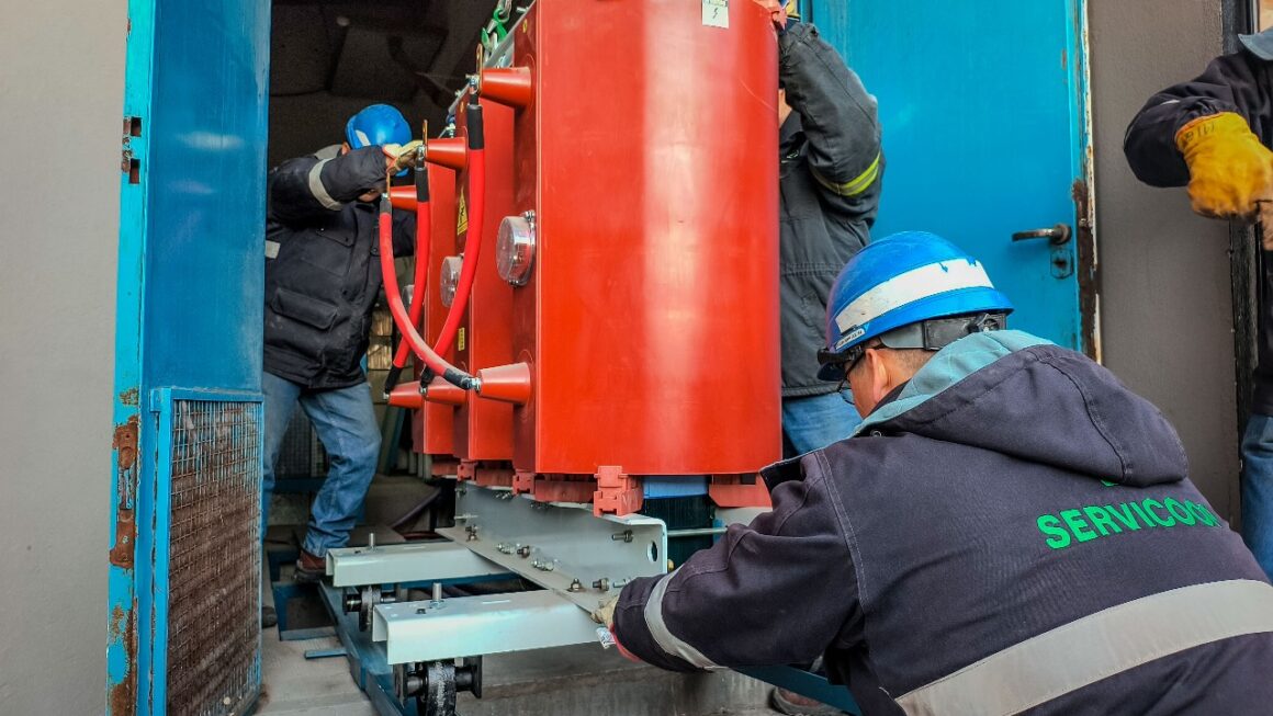Instalación y montaje de nuevo transformador de baja tensión
