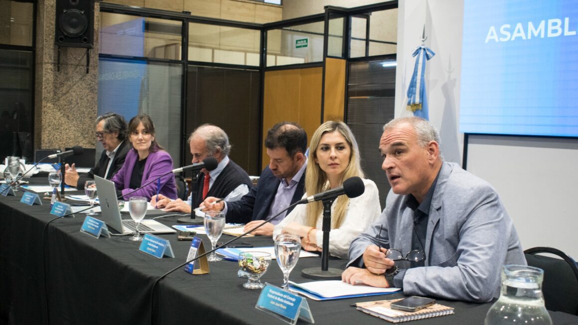 Chubut fue elegida para la vicepresidencia del COFEMA y recibió equipamiento para fortalecer la Red de Fauna Costera
