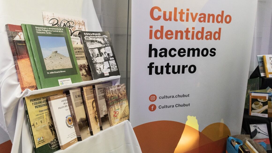 Provincia inició el calendario de Ferias del Libro de Chubut 2025