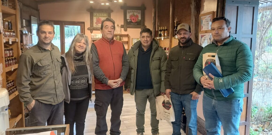 El Gobierno del Chubut entregó créditos a pequeños y medianos productores agropecuarios