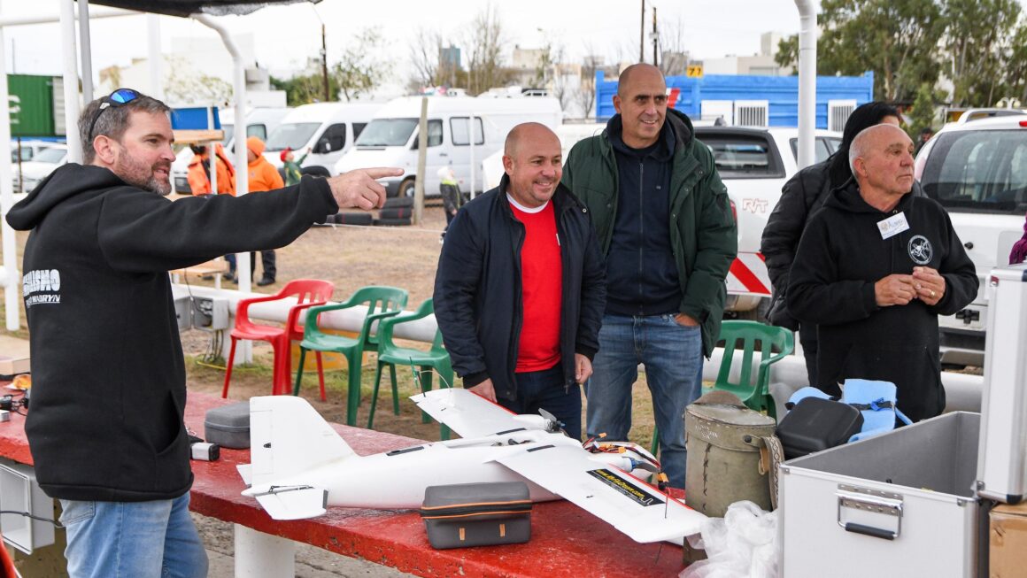 El Intendente Participó Del Gran Encuentro De Aeromodelismo Que Se Hizo En Puerto Madryn