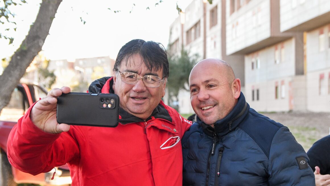 Sastre Supervisó Las Obras De Cambio De Cañería En El Barrio Roca: “avanzamos En Una Solución Definitiva Para Los Vecinos”