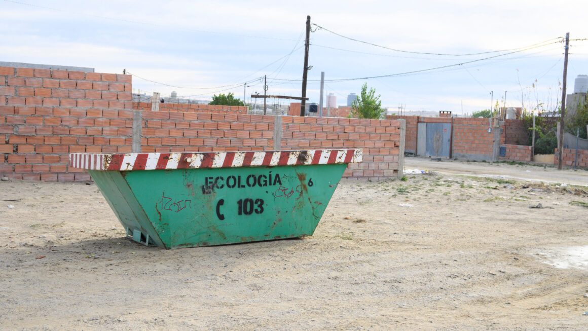 Continúa La Campaña De Limpieza En Los Barrios Provincias Unidas, Los Médanos Y Parque Ecológico Área El Doradillo
