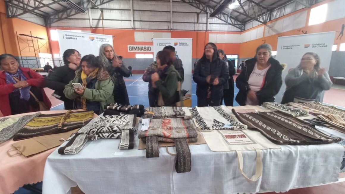 Con gran participación de tejedoras se realizó en Cushamen el XXIII Concurso de Artesanos