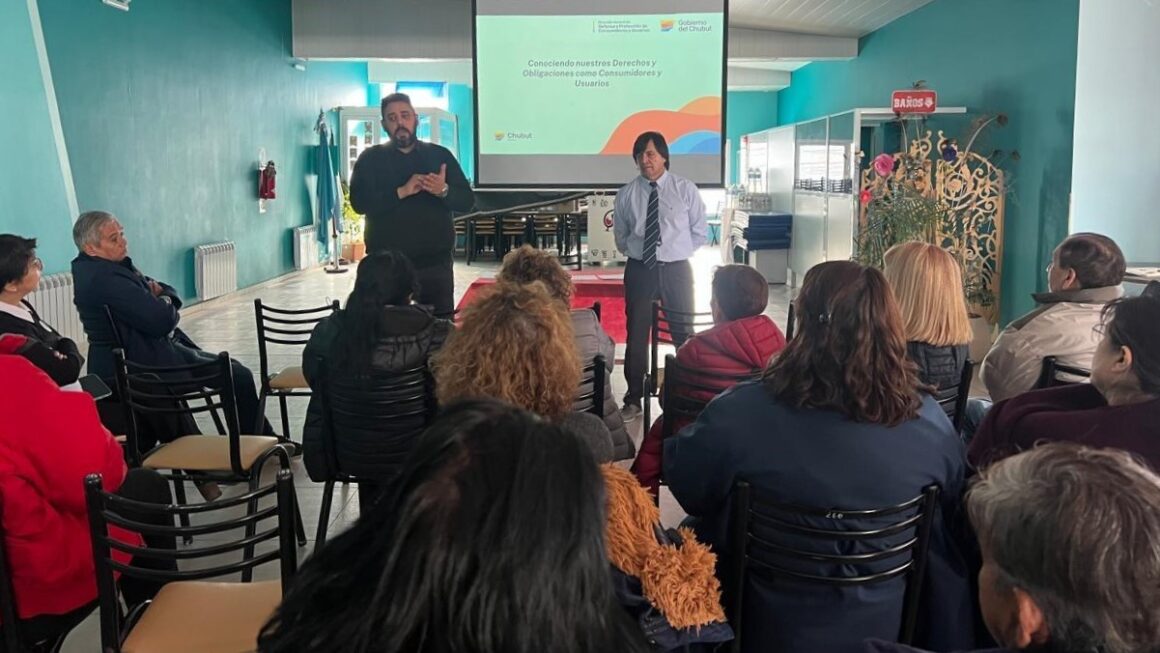 El Gobierno provincial impulsa charlas para prevenir estafas y defender los derechos de los consumidores