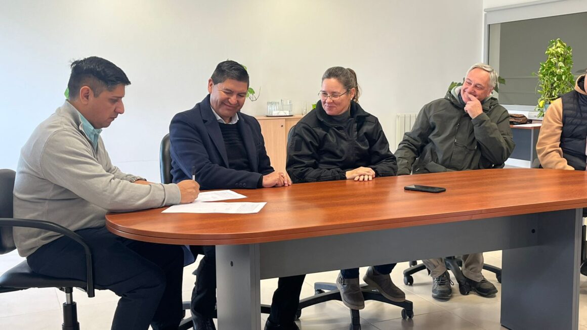Provincia firmó acuerdo de descuentos con el Mercado Concentrador para jubilados provinciales, nacionales y ex combatientes
