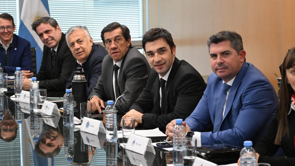 Torres, junto a todos los gobernadores, ratificó su compromiso por “Una matriz fiscal más justa, federal y que le quite el pie de encima a la producción y al trabajo”