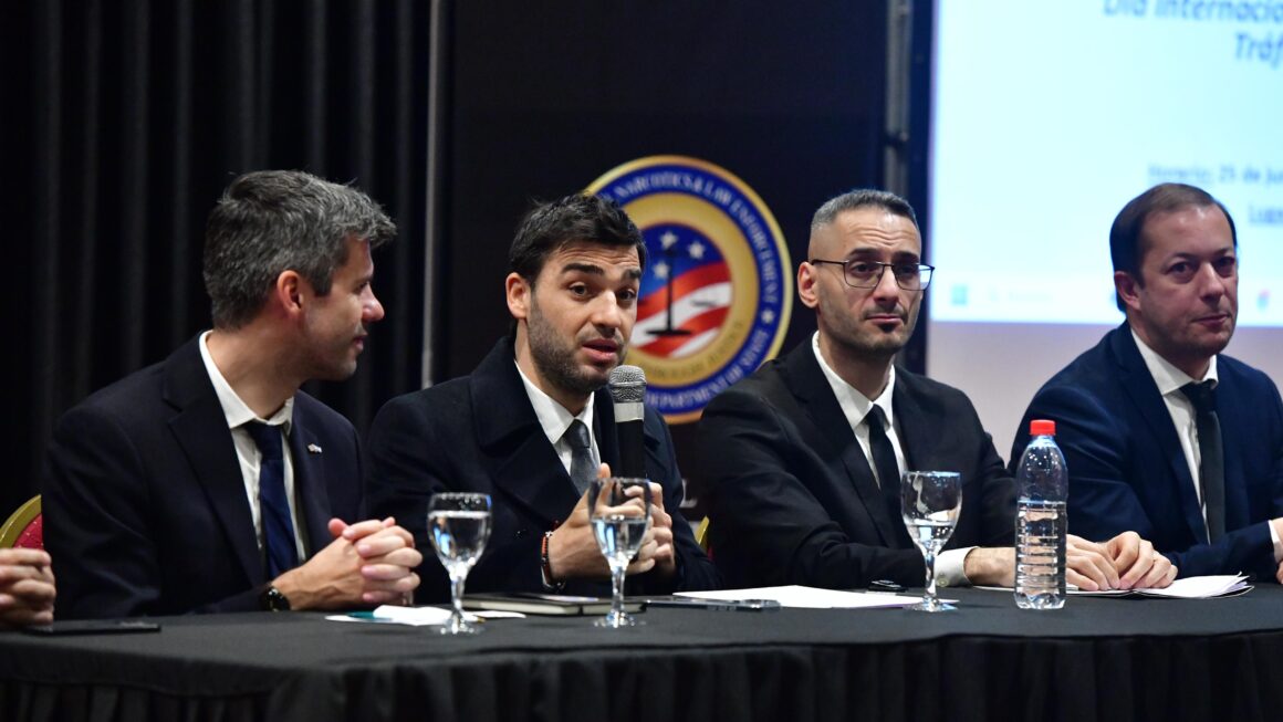 Torres disertó en foro sobre narcocriminalidad y destacó que “Chubut está entre las provincias mejor posicionadas en la lucha contra el flagelo de la droga”