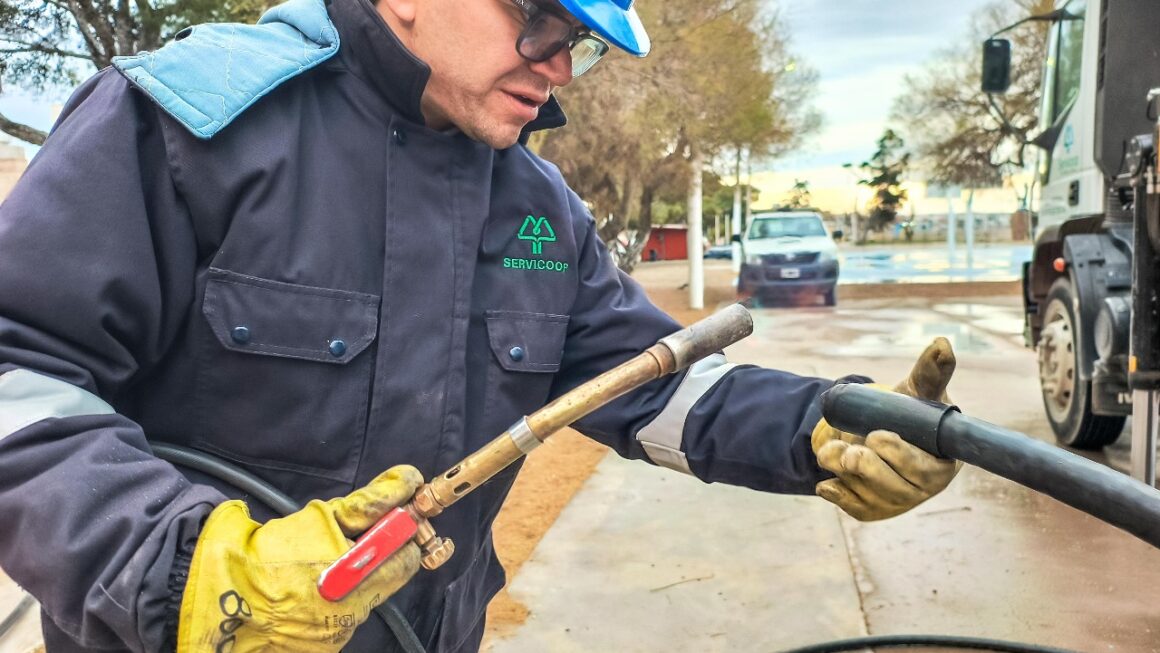 Avanzan a buen ritmo las obras de anillado energético en la zona céntrica.