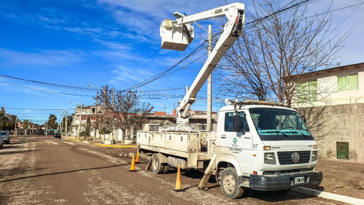 Repotenciación del alumbrado público en la zona noroeste.
