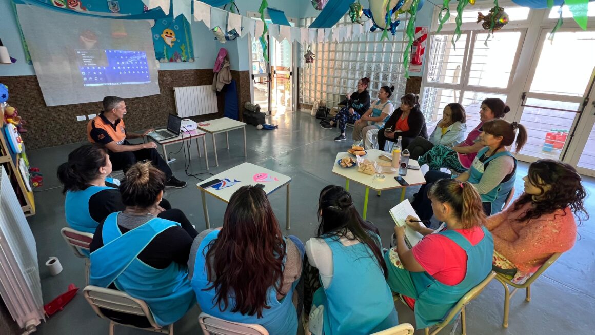 Capacitaron En RCP A Personal De Los Centros De Primera Infancia
