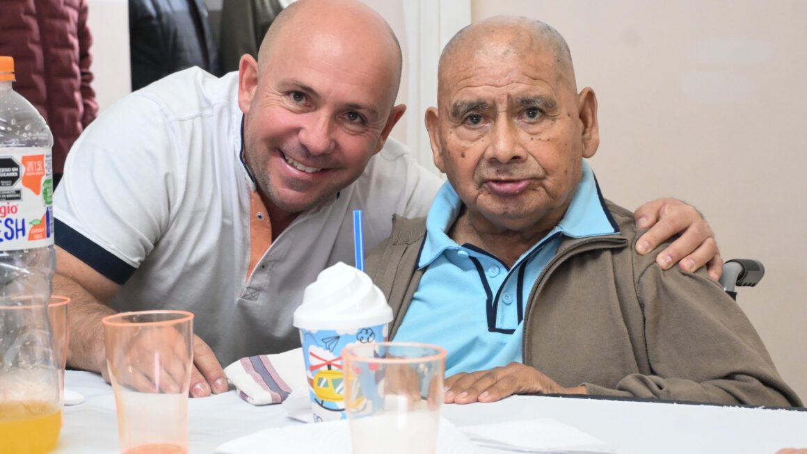 Sastre Participó Del 43º Aniversario Del Hogar De Personas Mayores “Hebras De Plata”