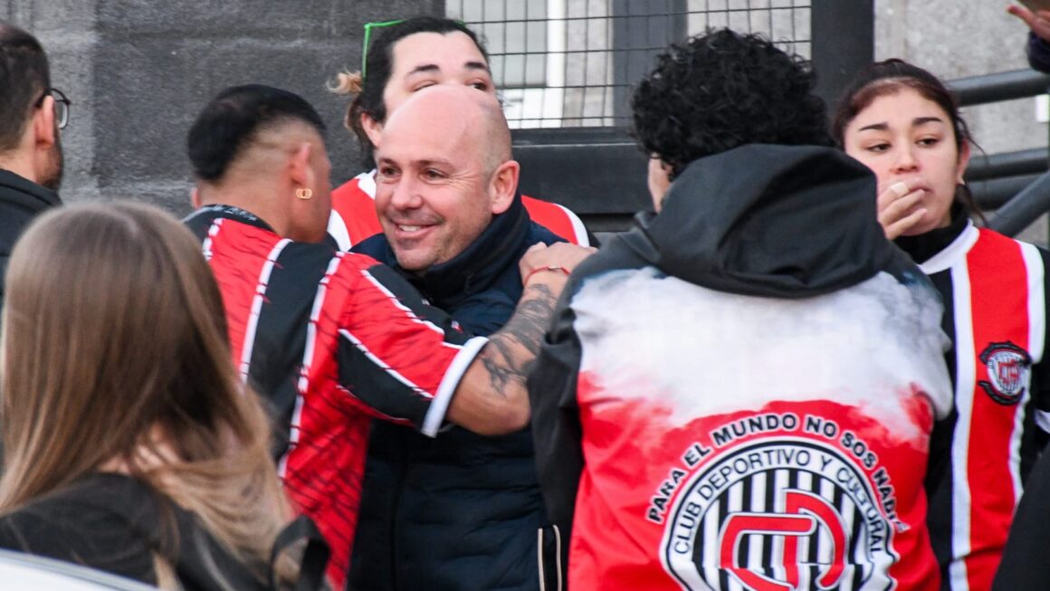 Sastre Entregó Aportes Al Club Deportivo Y Cultural Alumni Y Anunció Que El Municipio Refaccionará El Gimnasio