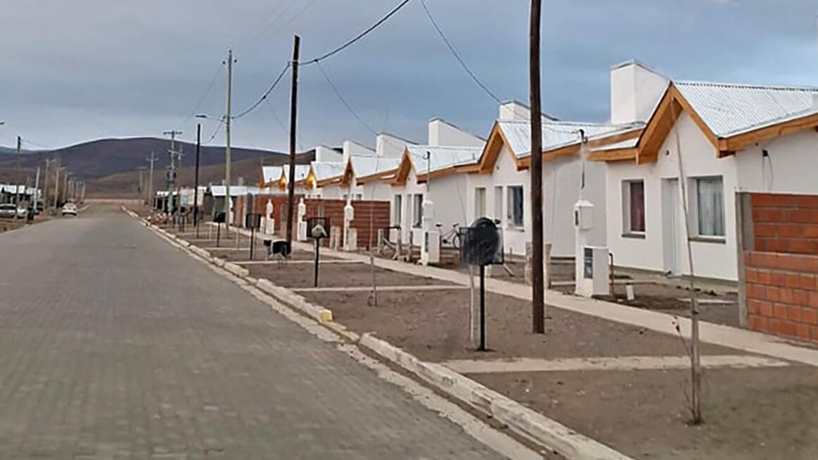 El Gobierno avanza con soluciones habitacionales en el interior provincial