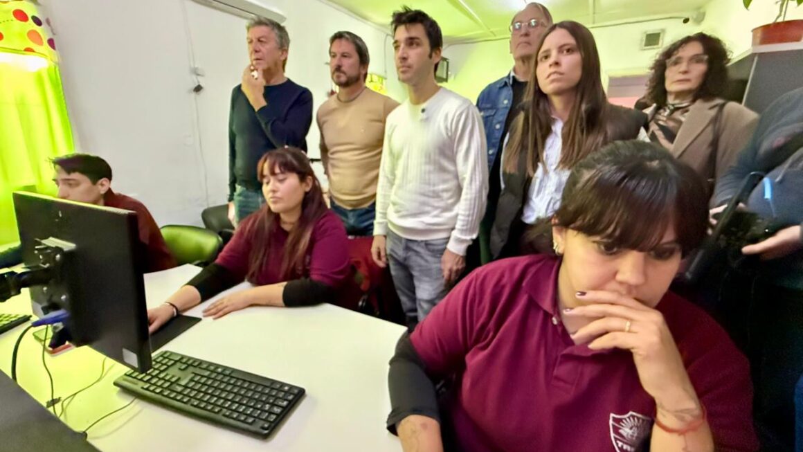 Torres recorrió la obra del Módulo Espejo de Monitoreo en Trelew y ratificó el compromiso provincial con la seguridad