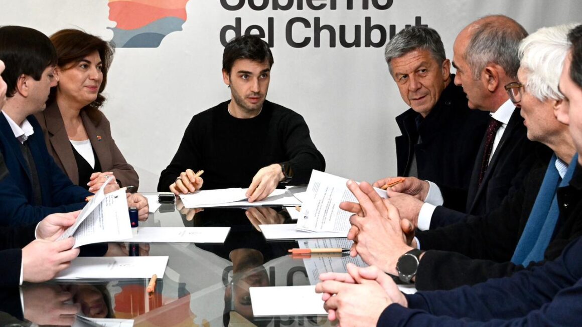 Acuerdo fundamental entre Chubut y universidades nacionales para finalizar proyecto ejecutivo del Acueducto de Comodoro Rivadavia