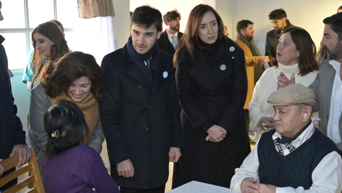 Torres y Victoria Villarruel encabezaron el acto por el 90° Aniversario de Río Mayo: “Trabajamos juntos por una Argentina verdaderamente federal”