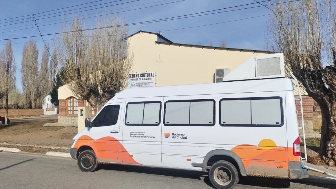 El Registro Civil Móvil continúa su recorrido por distintas localidades del interior provincial
