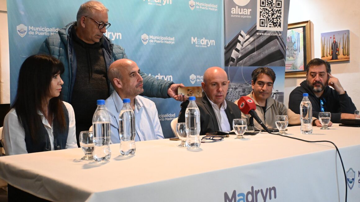 Sastre Presentó La Nueva Edición De La Feria Municipal Del Libro