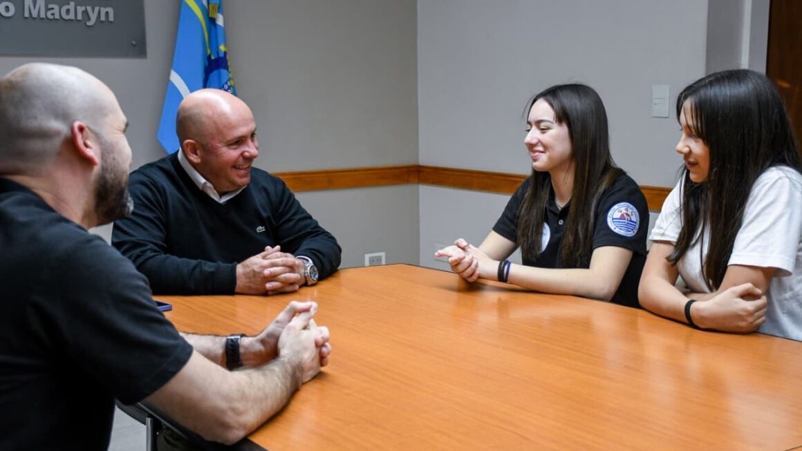 Política De Estado En Puerto Madryn: Sastre Sigue Acompañando A Los Deportistas De La Ciudad
