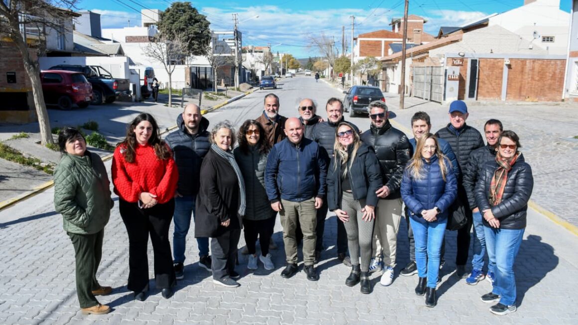 El Plan Mixto De Adoquinado De Puerto Madryn Continúa Su Desarrollo Con Éxito