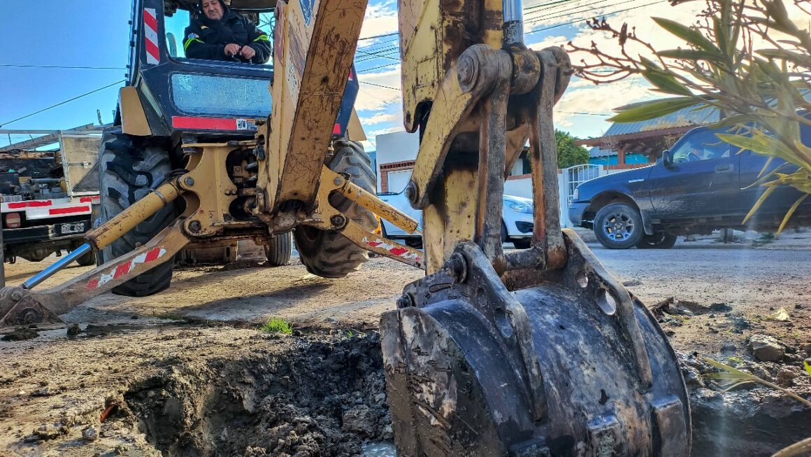 Renovación de conexiones domiciliarias sobre calle Piccirillo